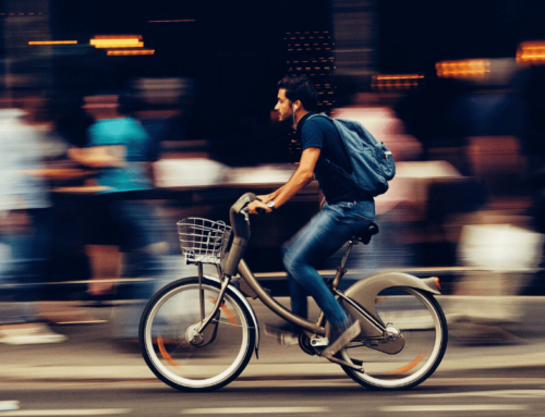 Vehicle de motor o bicicleta, qui té la prioritat de pas?